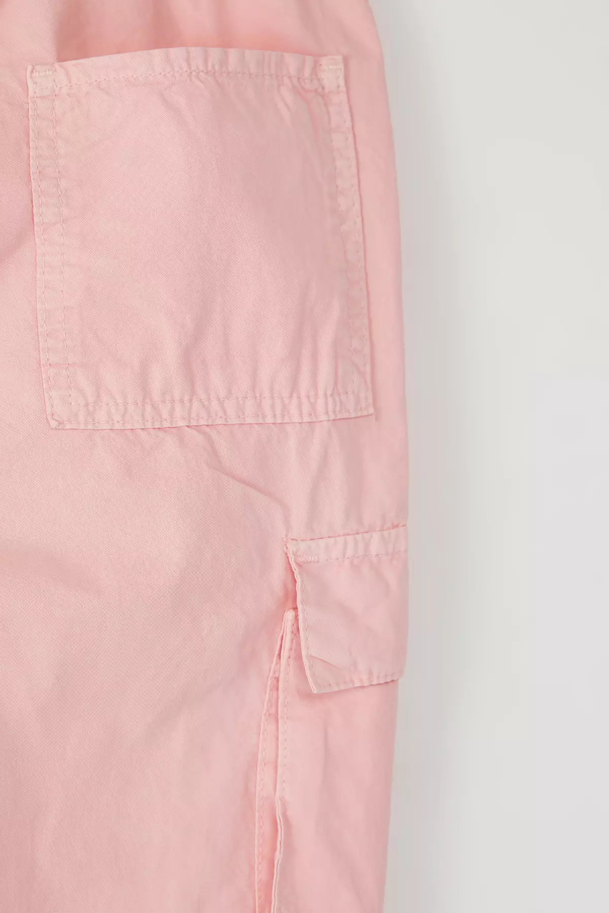 Pocket Detailed Wide Leg Trousers
