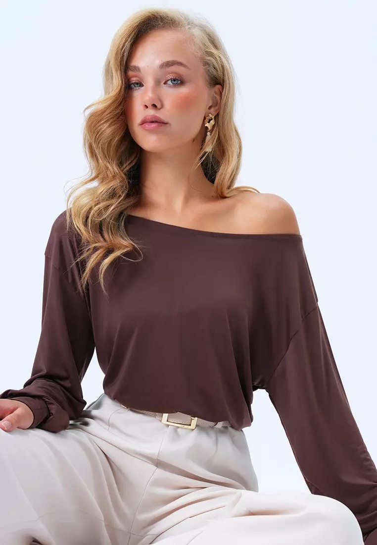 Boat Neck Sleeves Cuffed Blouse