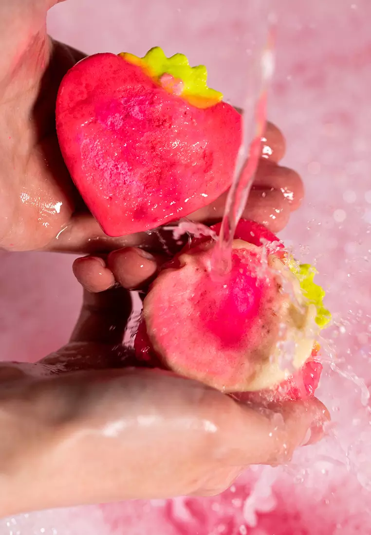 Buy Lush Fresh Handmade Cosmetics [lush Valentine] Strawberry Crumble