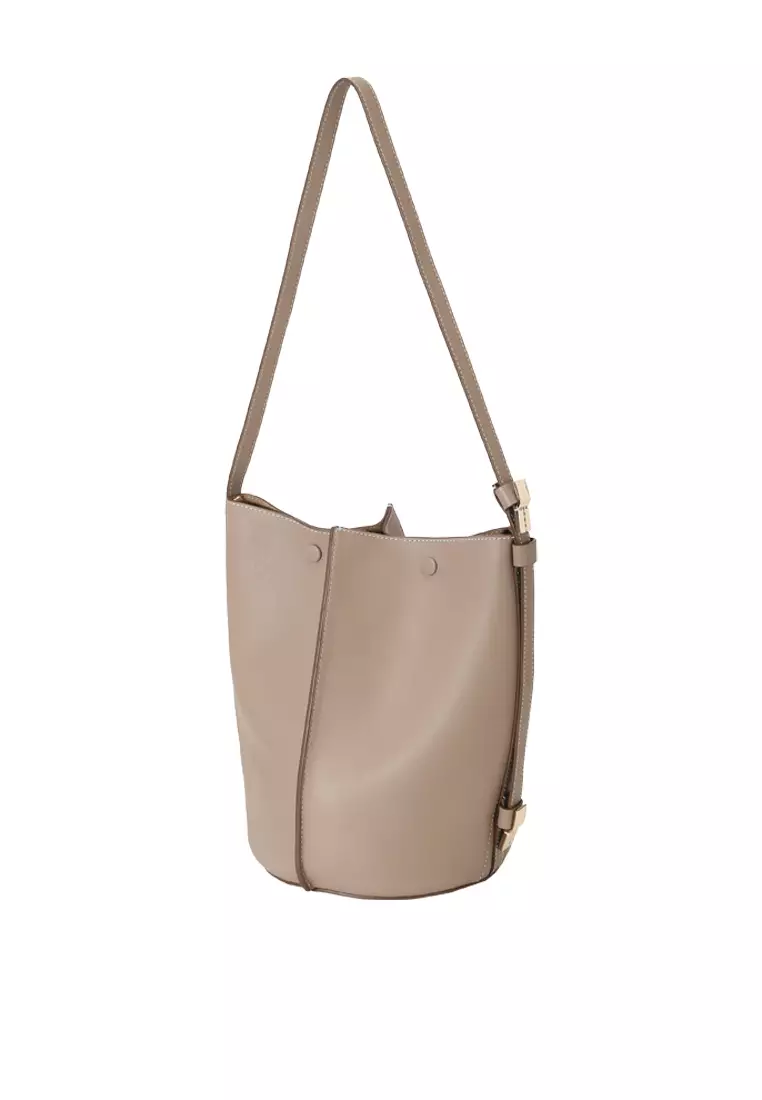 ORUKAMI Flat Hook Convertible Bucket Tote - Toffee