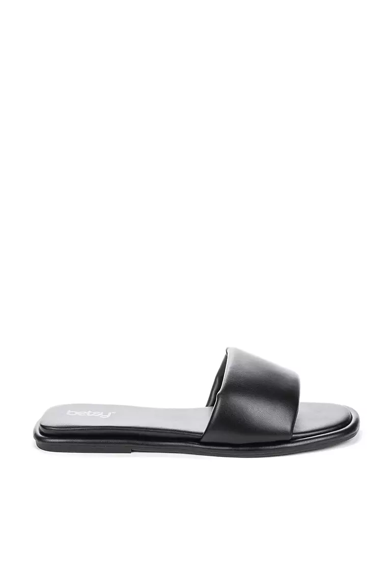 Discount on Betsy  shoes - SKU: Allie Sandals