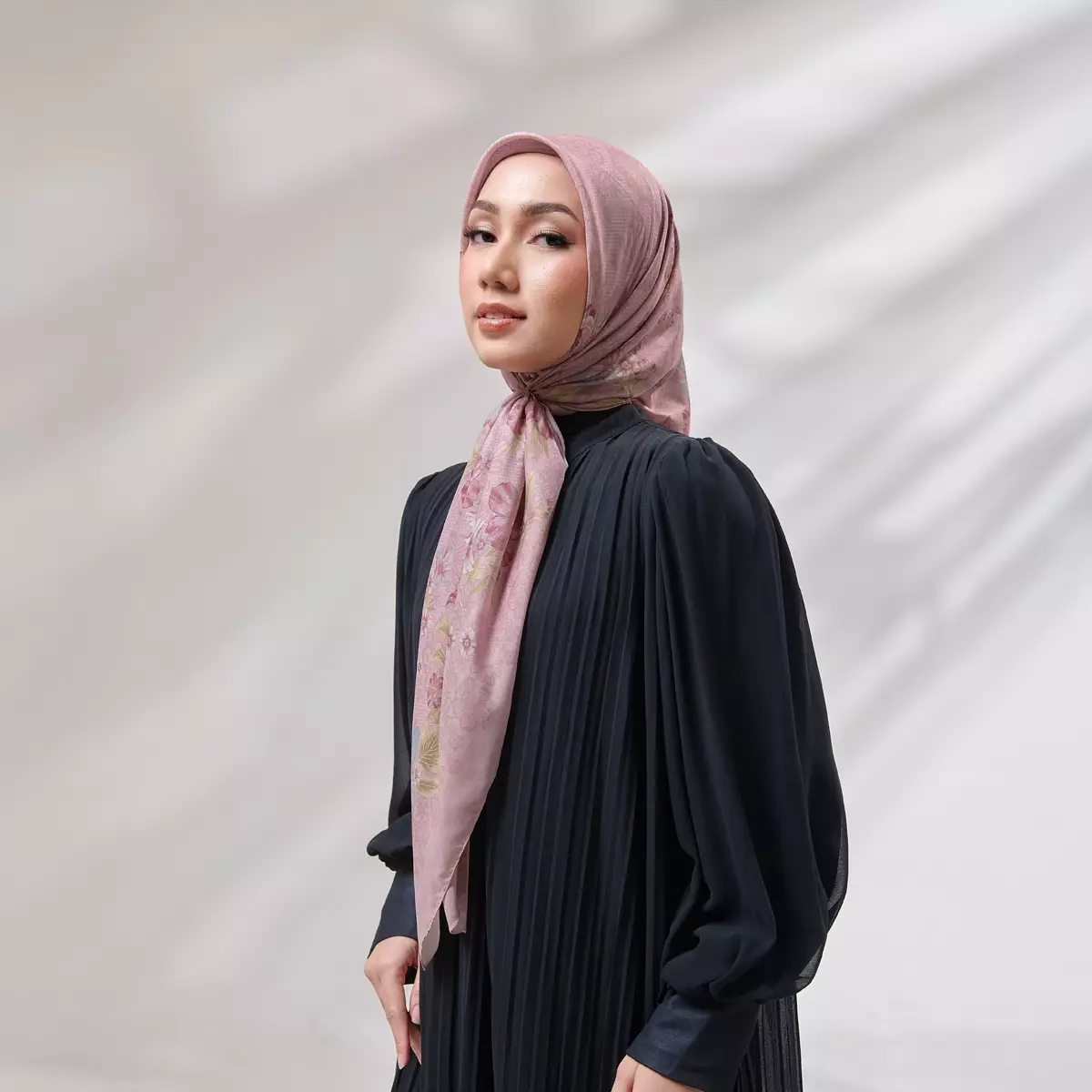 [INCLUDE PREMIUM HARD BOX] ZM Zaskia Mecca - Timun Mas Baby Pink Scarf - Alkisah - Hijab Premium Square Motif Kerudung Segi Empat