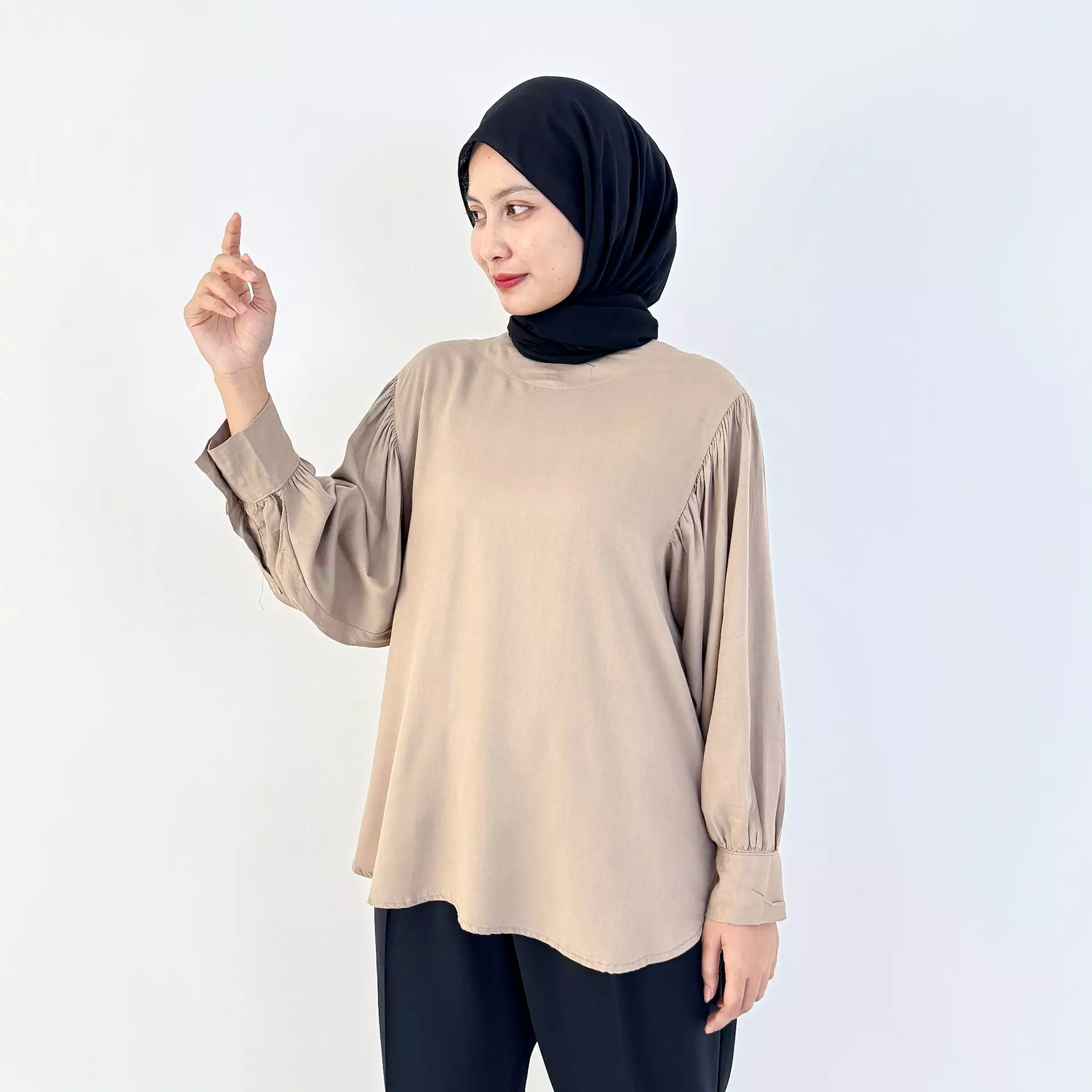 Blouse Cotton Daily - Atasan Ngantor Wanita Lengan Panjang Basic