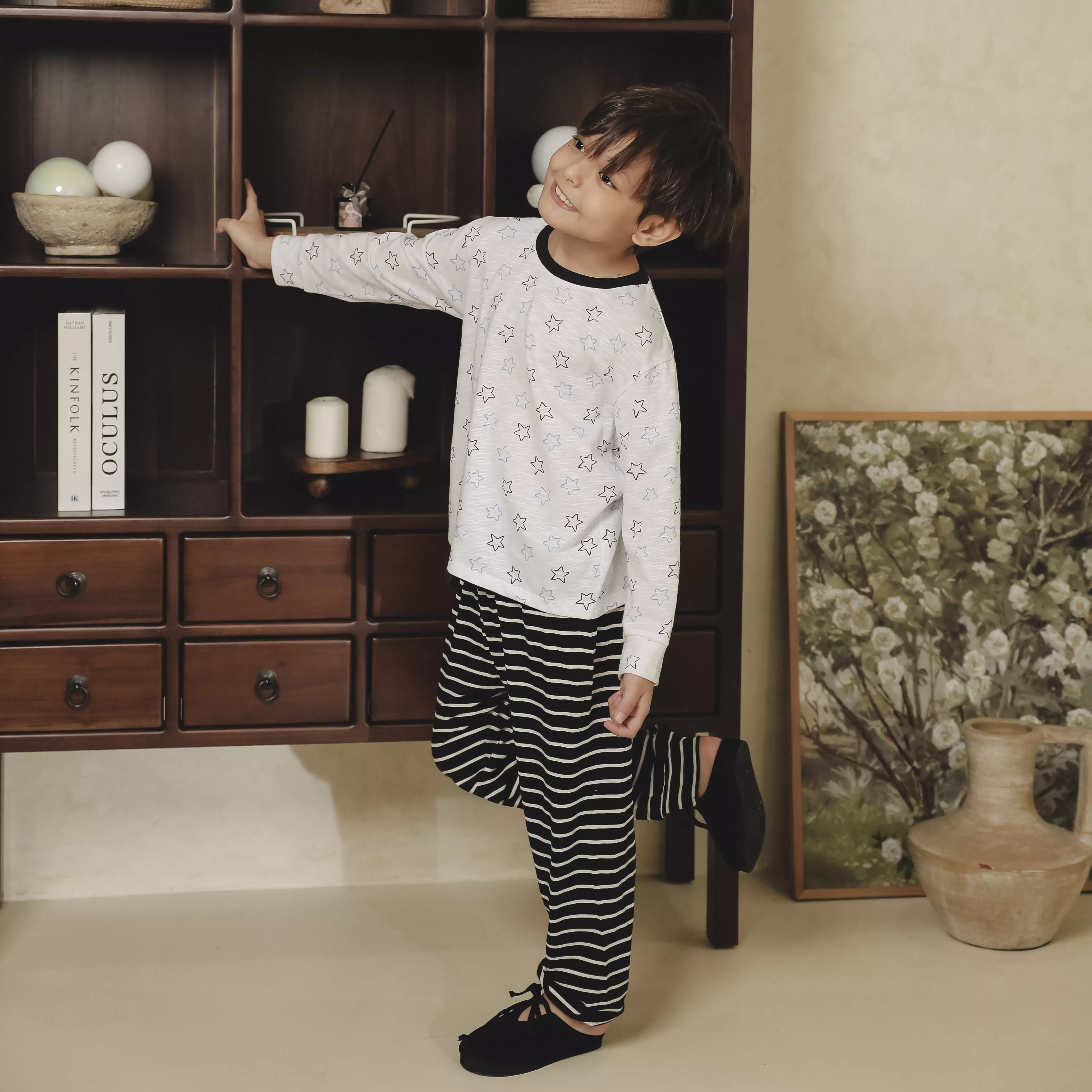 Pito Kids Set Piyama Panjang Anak Star Black 1-8 Tahun