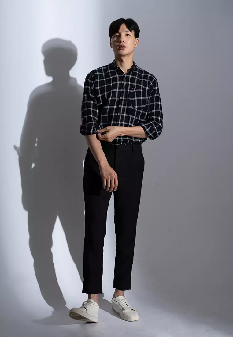 Kemeja panjang pria formal slim fit kotak hitam putih houseofcuff