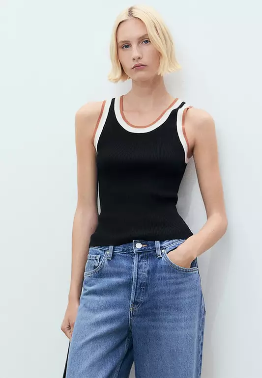 Knitted Top With Contrast Details