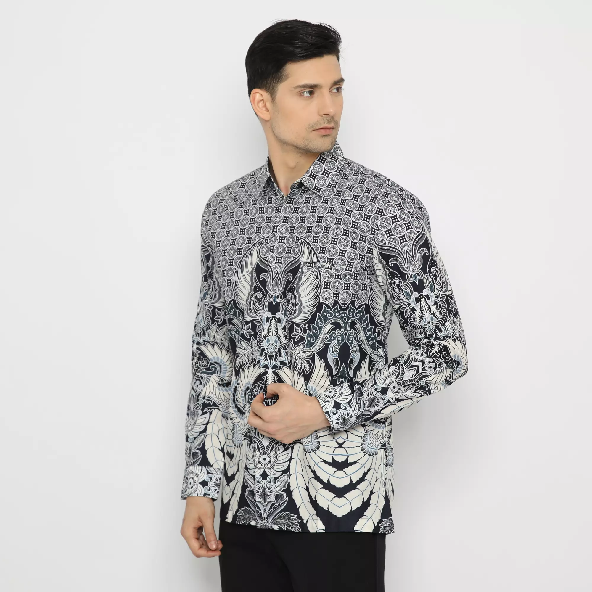 Platini Kemeja Batik Pria Lengan Panjang Katun Navy Abu 36026