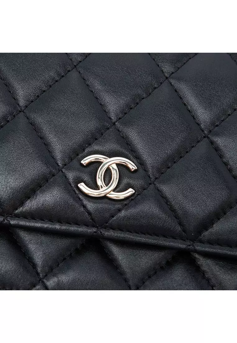 Pre-Loved Chanel Cc Quilted Lambskin Maxi Pearl Chain Strap