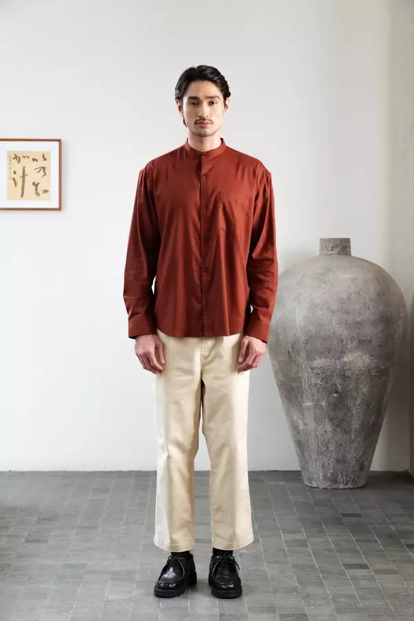 LARUSSO Earth of Whisper - Kemeja Changi Koko Cotton Linen Look Pria Lengan Panjang - Dark Chrimson Red