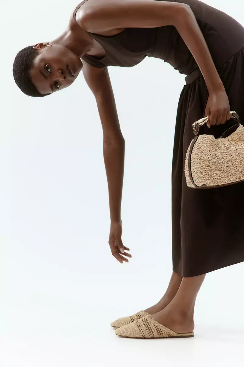 Metal-handle handbag