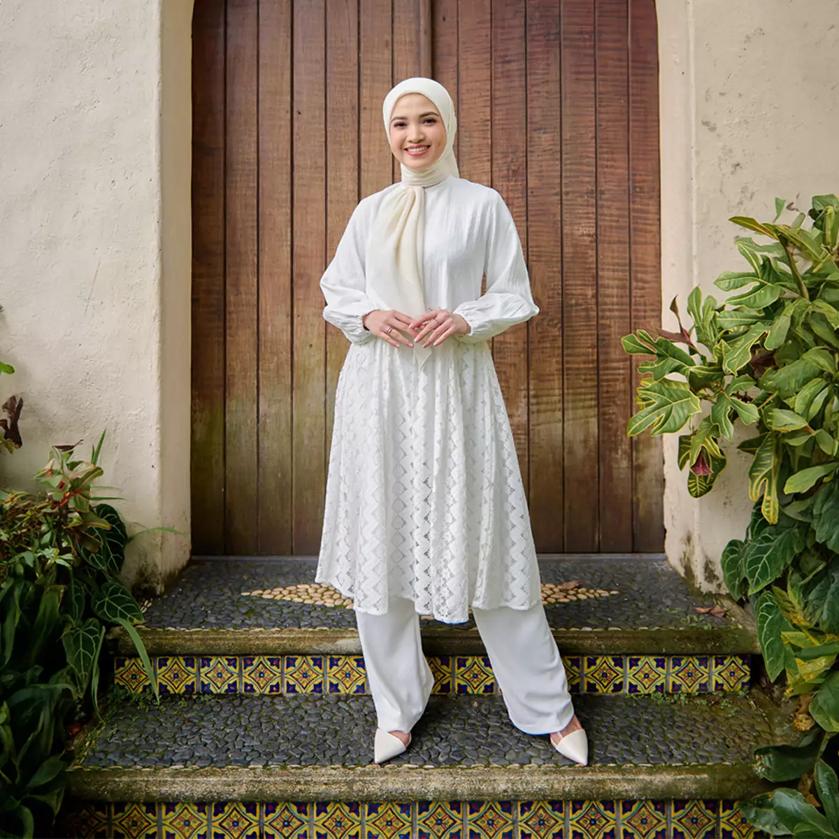 ZM Zaskia Mecca - Arliva Tunik - White Series - Edisi Binar Samudra - Raya Collection Baju Lebaran