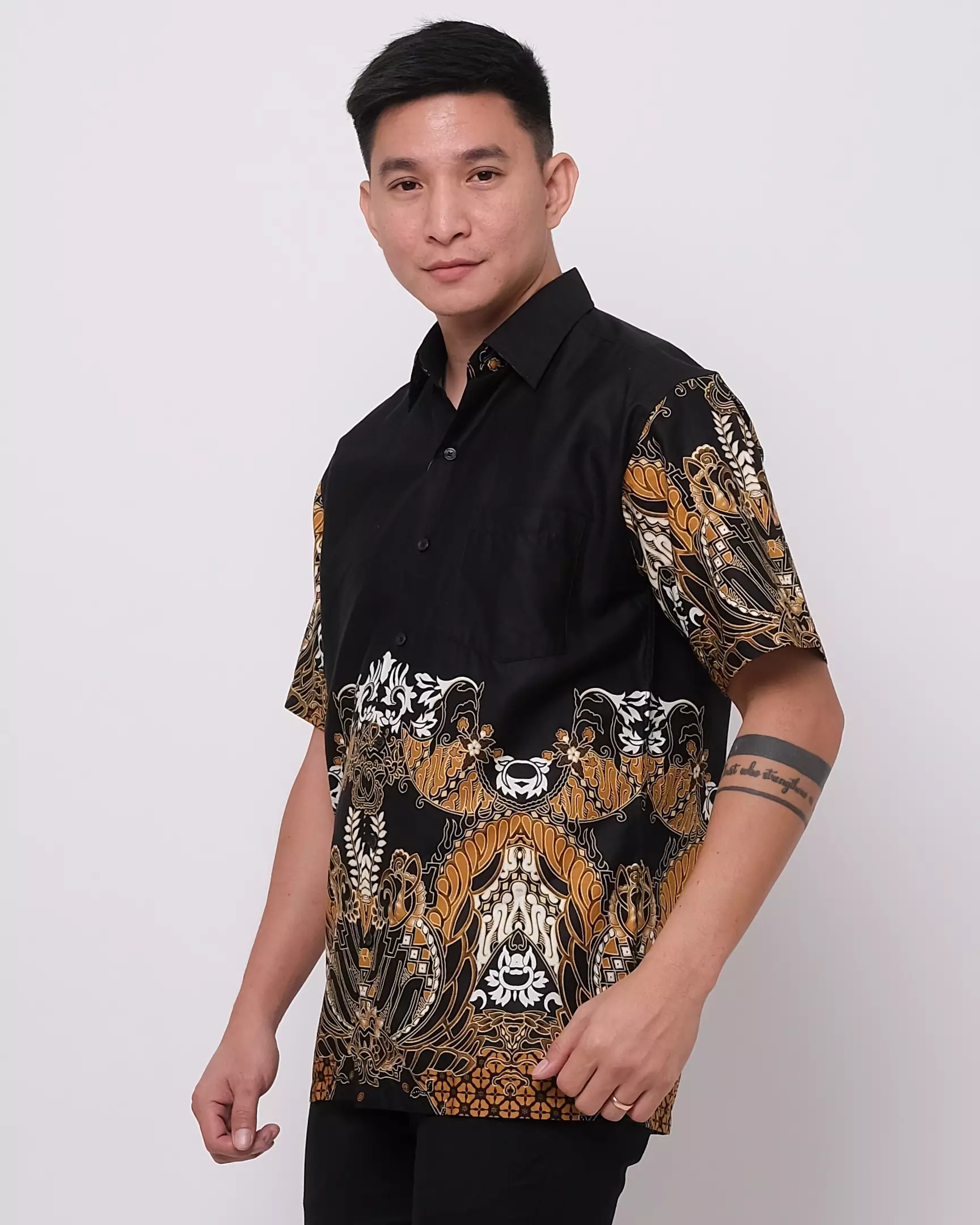 Andre Michel Kemeja Batik Lengan Pendek Hitam 16787
