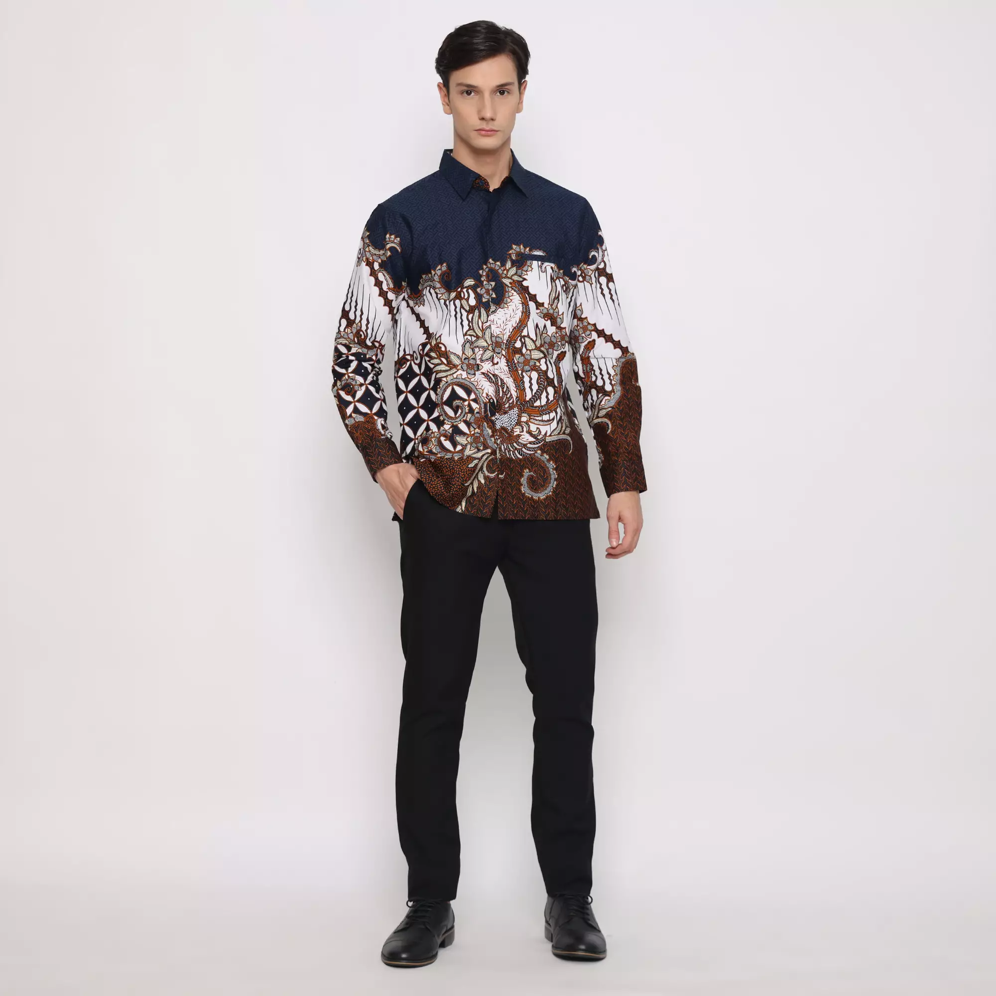 Platini Kemeja Batik Pria Lengan Panjang Katun Navy 36044