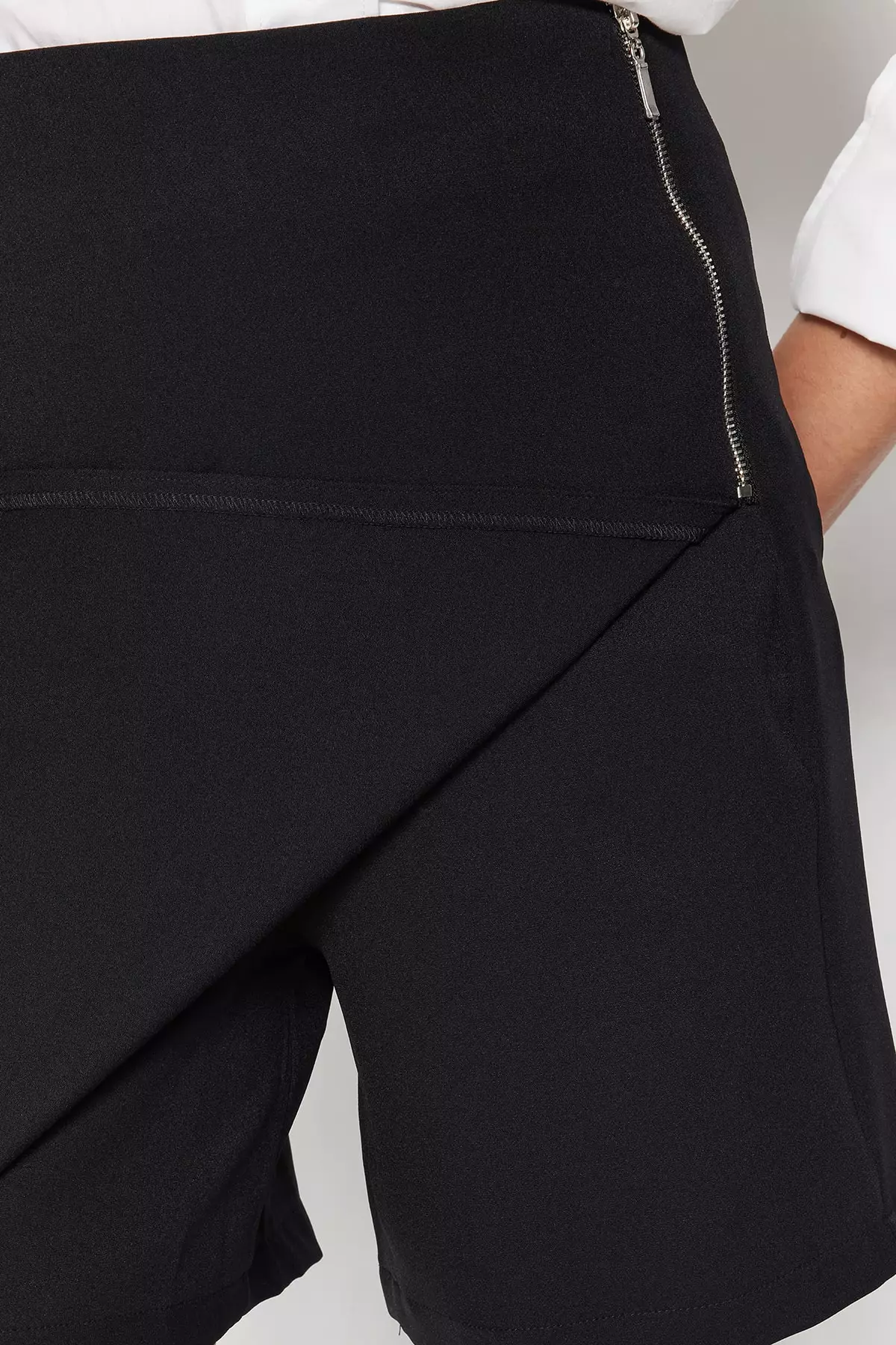 Zip Detail High Waist Skort