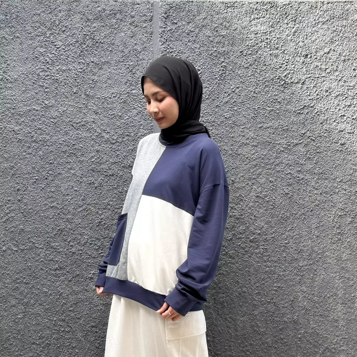 Atasan Wanita - Sweater Monochrome NAVY