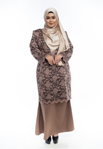 Buy Nayli Plus Size Kurung Modern Gold Lace from Nayli in Multi and Gold and Brown at Zalora