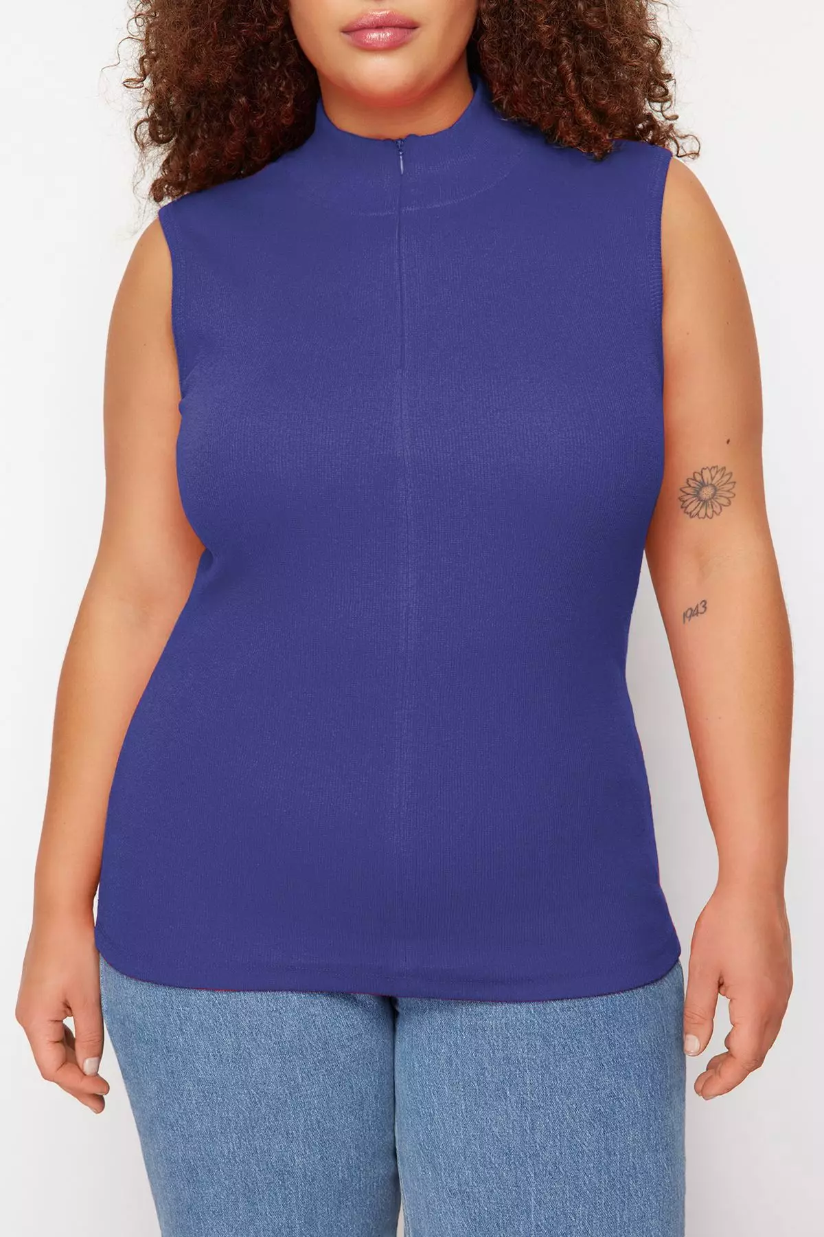 Plus Size Sleeveless Knit Top