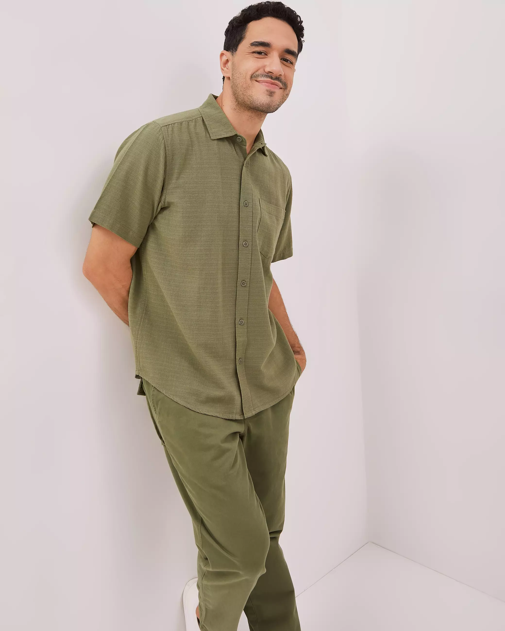 AMK Kemeja Pria Lengan Pendek SHS Andreas Ss Olive