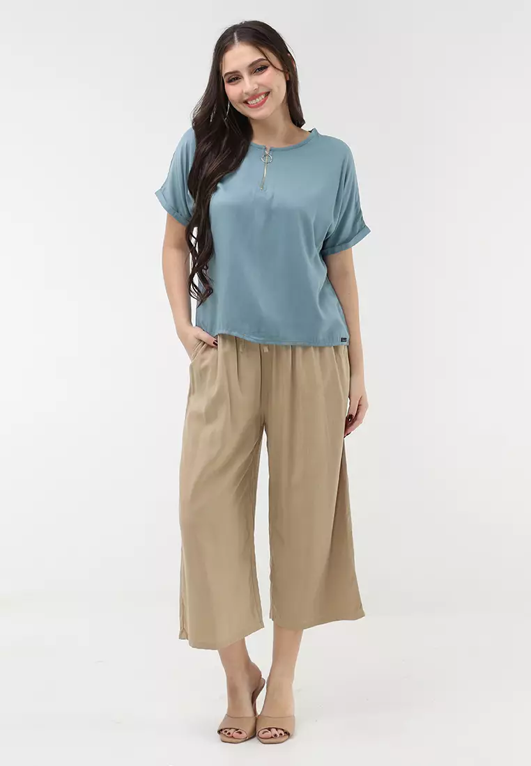 Single Twill Woven Short Sleeves Blouse