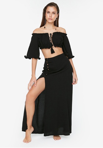 Trendyol black Carmen Collar Blouse and Skirt Set 5C69FAA7B8AC13GS_1