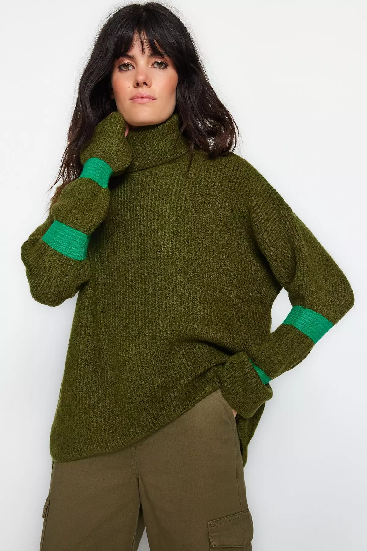 https://www.zalora.com.hk/p/trendyol-khaki-soft-textured-knitwear-sweater-6598370