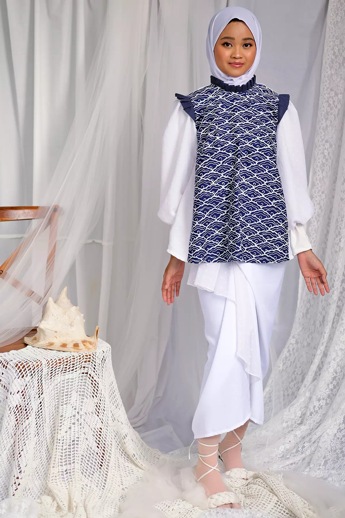 Andhika Frills Putih Sarong Rok Lilit Batik