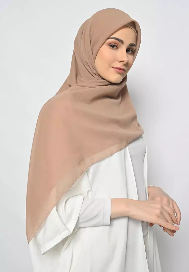 Hijab Segi Empat Voal Anabela Eyelash Tan