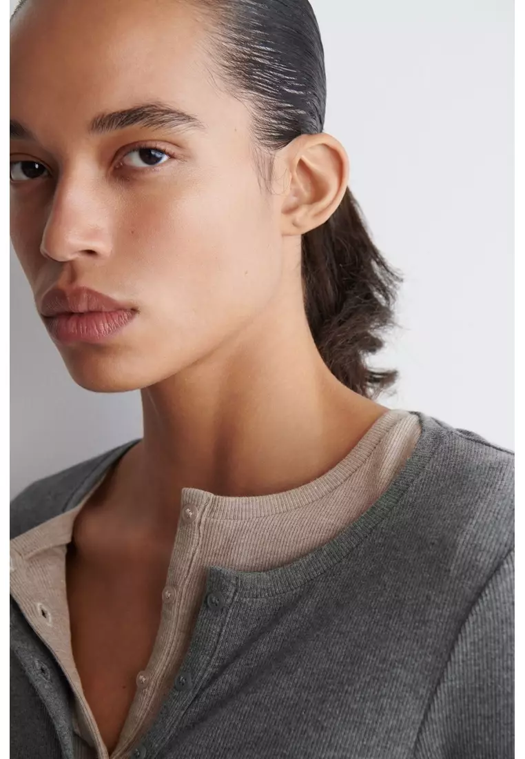 LONG-SLEEVED HENLEY TOP