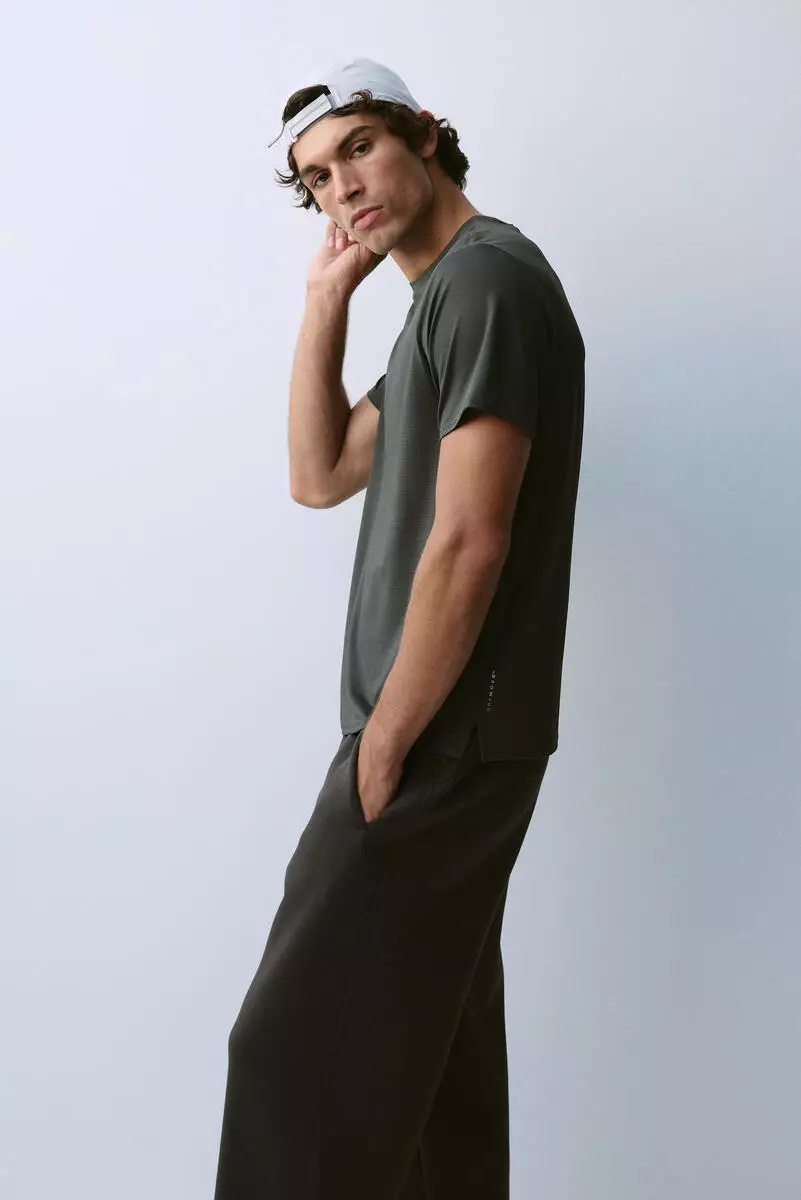 Mesh sports T-shirt with DryMove™