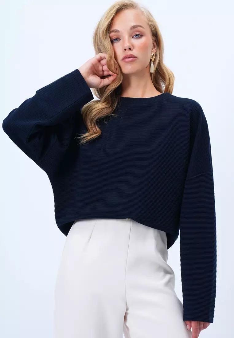 Crew Neck Batwing Sleeves Sweatshirt
