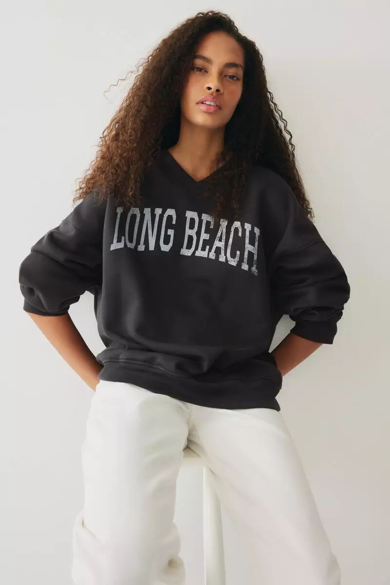 Oversized V-neck sweatshirt