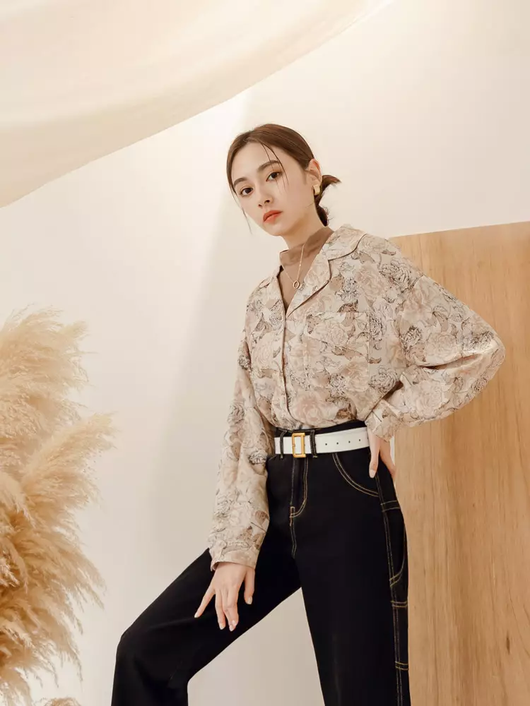 Wrinkle-resistant textured printed collared long-sleeve top [AB18848]