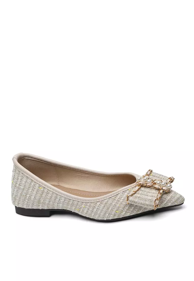 Discount on Twenty Eight Shoes  shoes - SKU: Pearl Embellished Canvas Flat Shoes Ww373-13