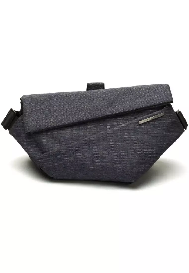 用途多變‧潮流隨身‧R1 時尚斜孭袋-牛仔靛藍