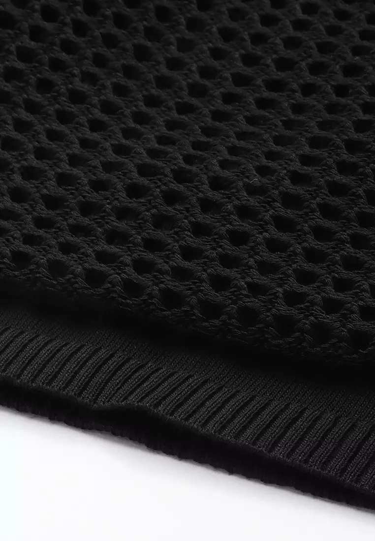 Gaun Punggung Terbuka Leher Halter Warna Hitam