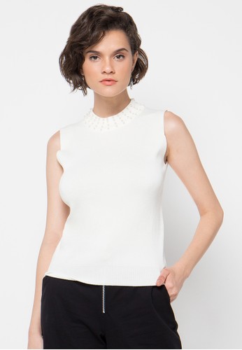 T Neck Sleeveless Knit Blouse W/ Pearl