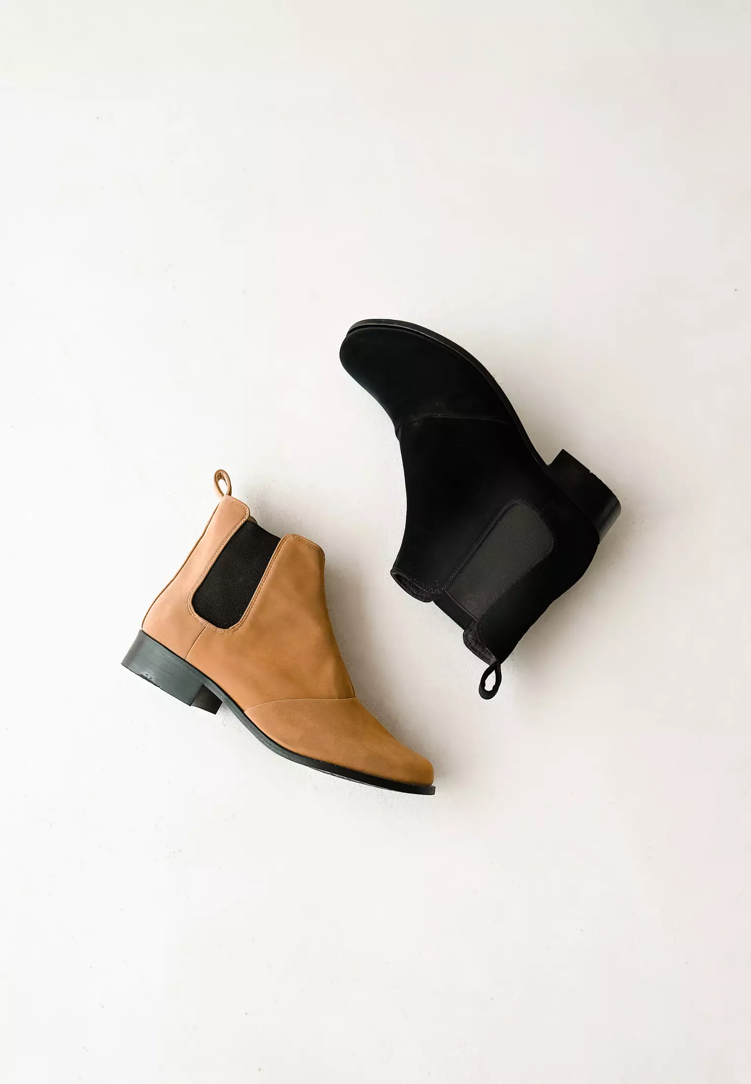 Women Black Chelsea Boots