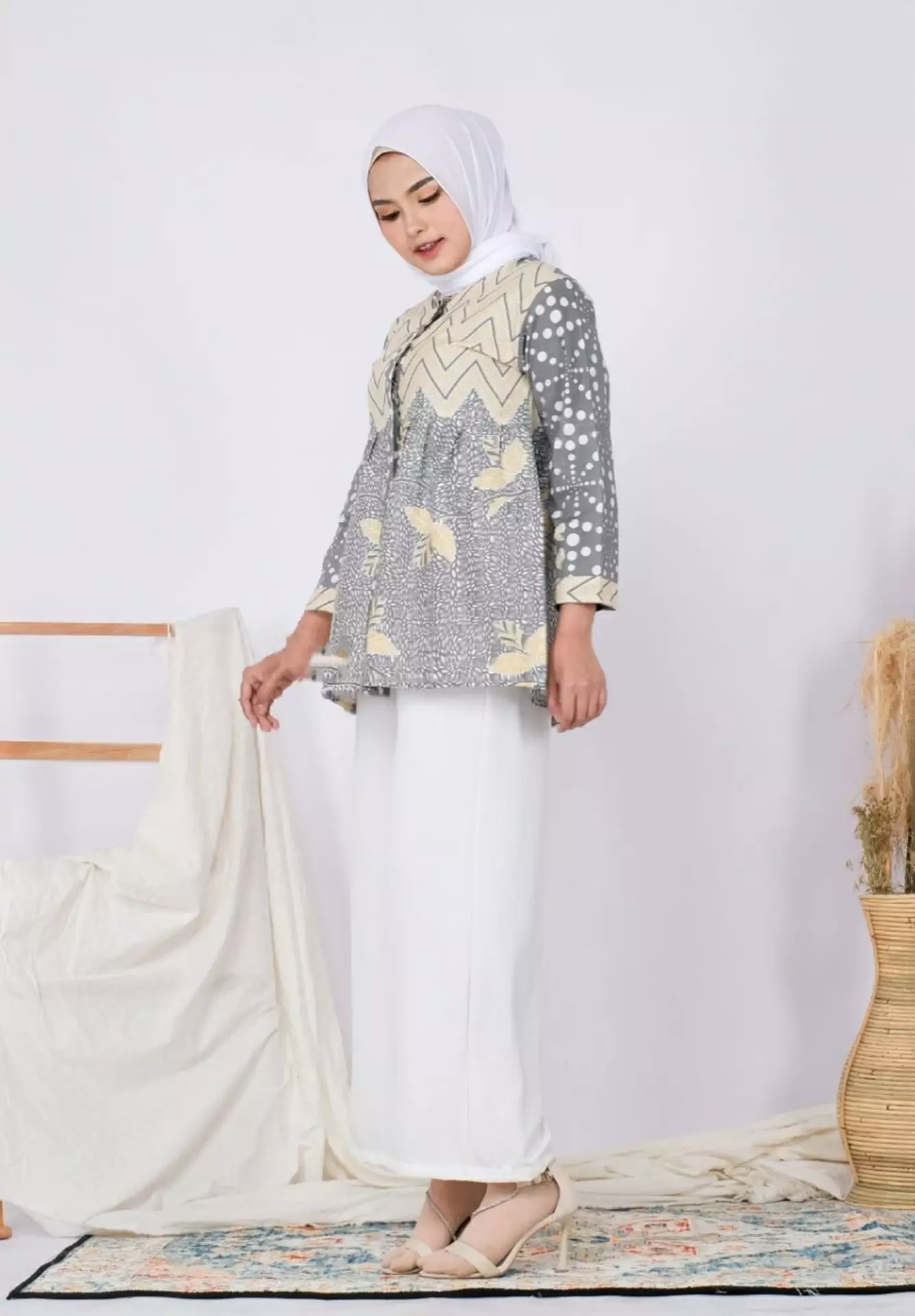 Salsa Abu Blouse Batik Premium Elegant SD