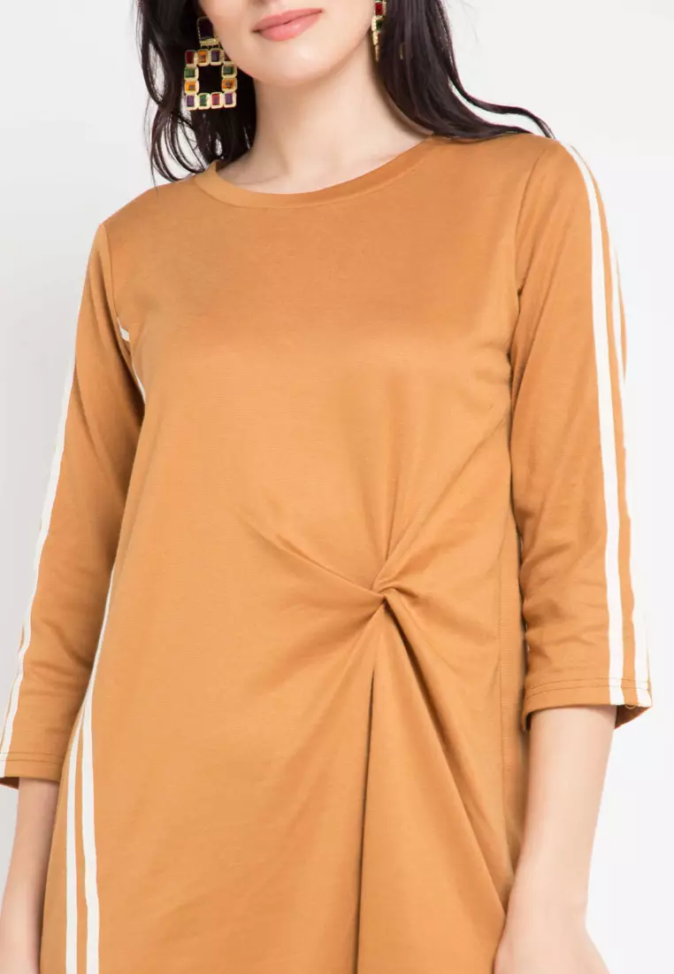 Sporty Dress With Variation Wrinkle