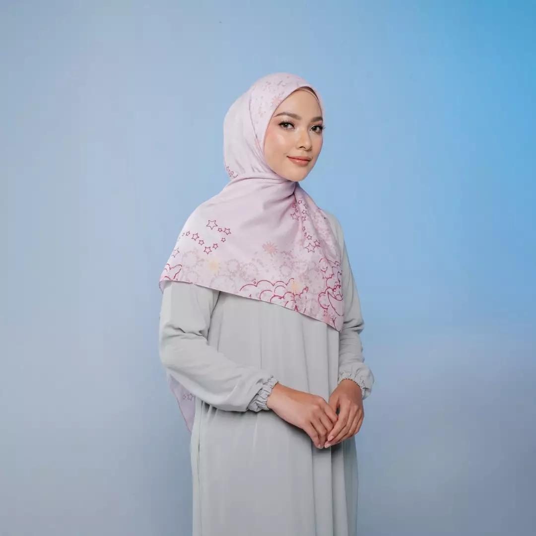 ELIANA Scarf Dusty Pink - Kerudung Hijab Segiempat Motif With Pouch Ziplock - Bahan Poly Fine - Ukuran 110x110