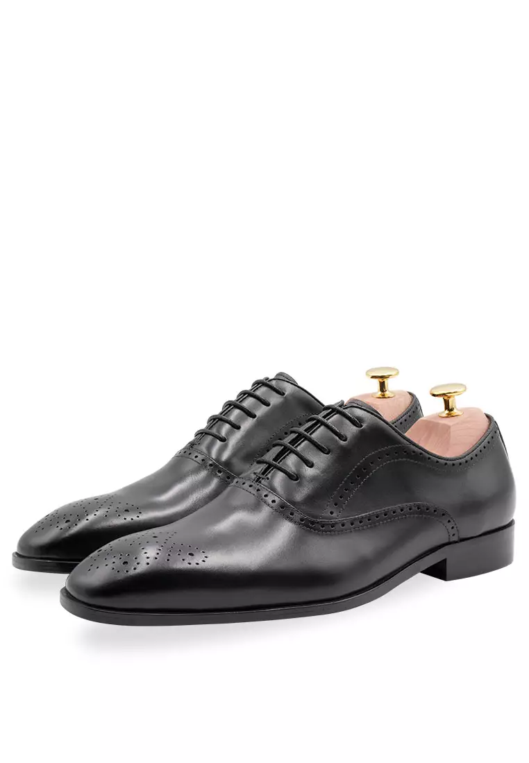 Mendoza Medallion Black Oxford