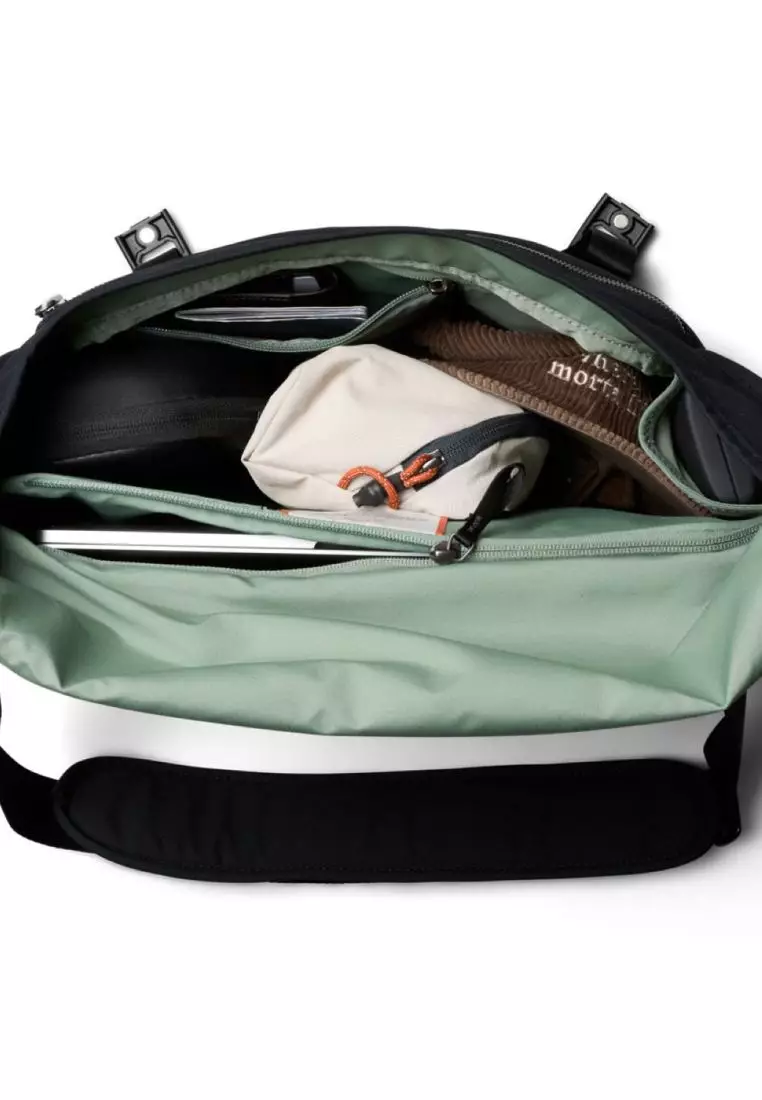 Bellroy Classic Messenger - Black