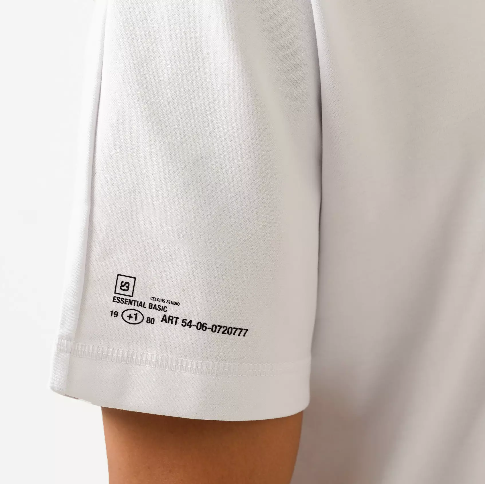 CELCIUS Kaos Lengan Pendek Reguler Fit LIN001095C Putih