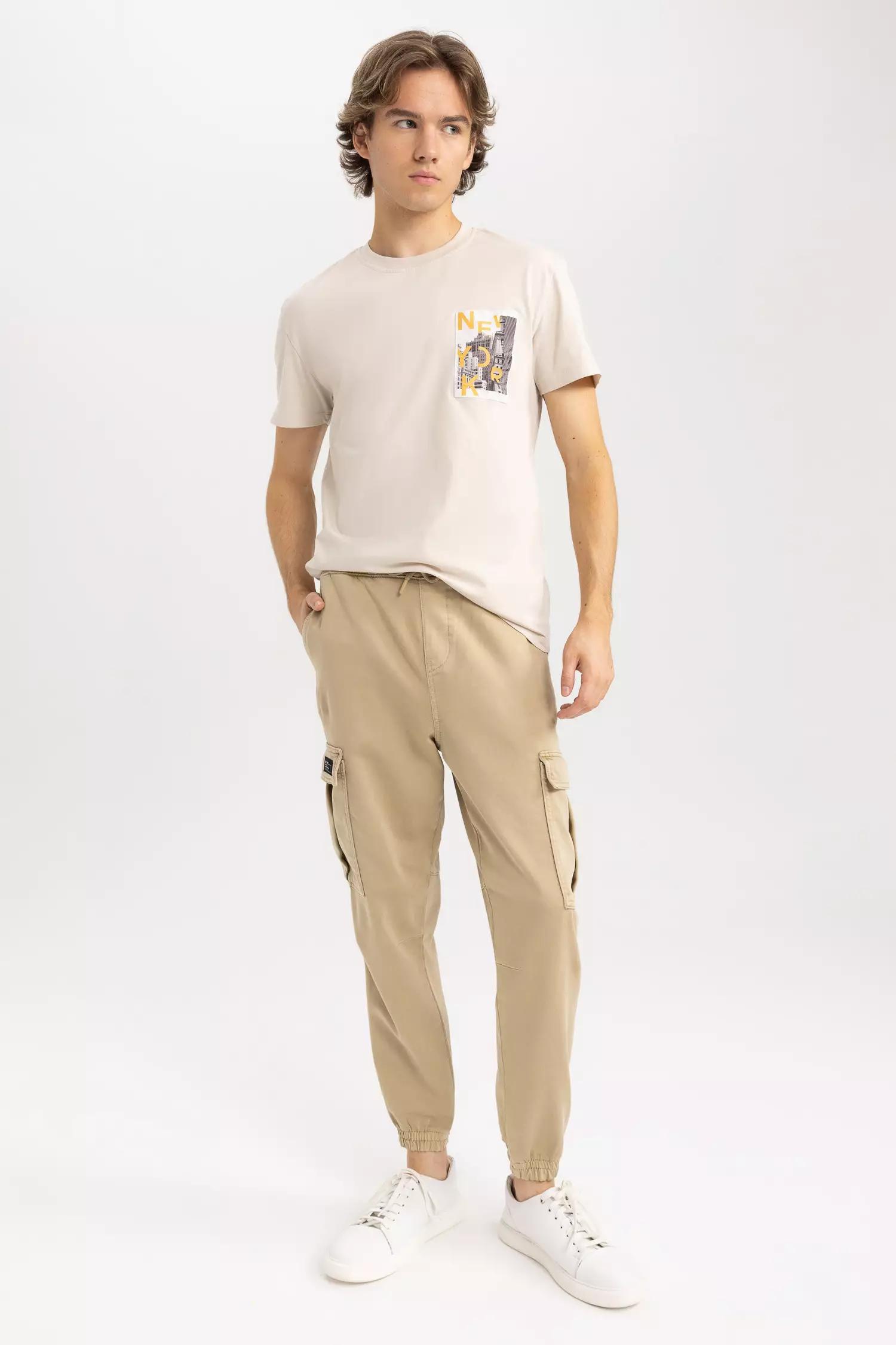 Brown MAN Jogger Chino Pants 2793270 | DeFacto