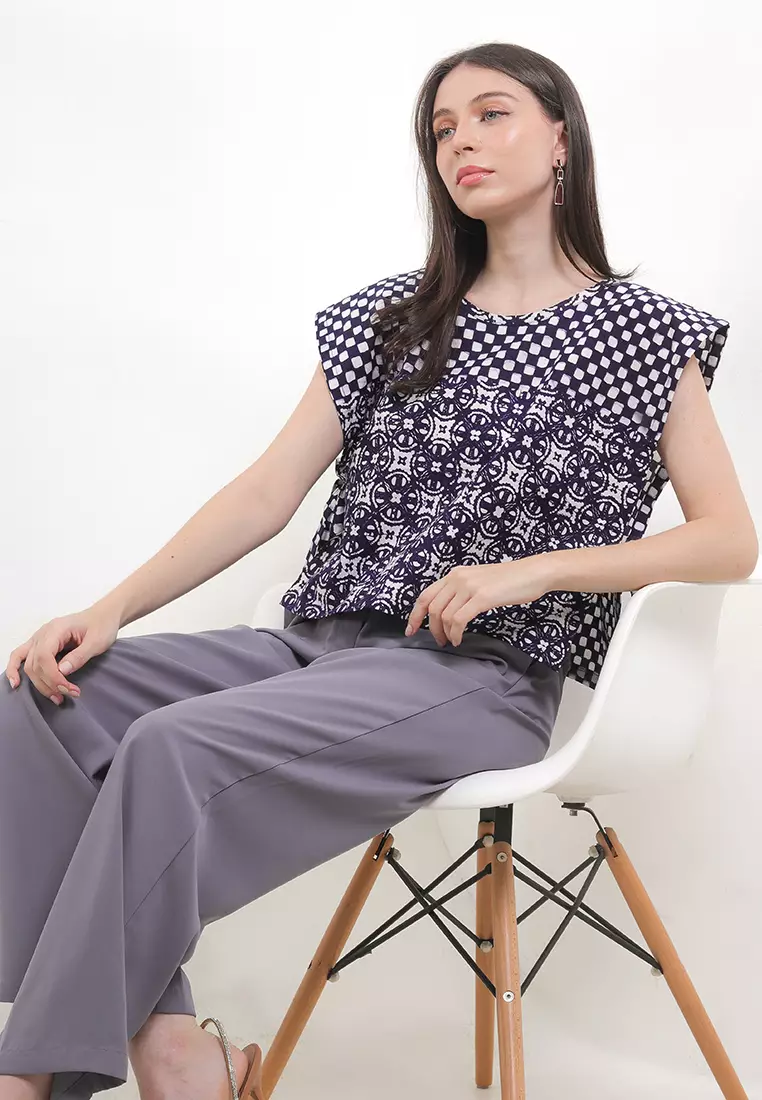 Arunika Top Blouse Lengan Pendek