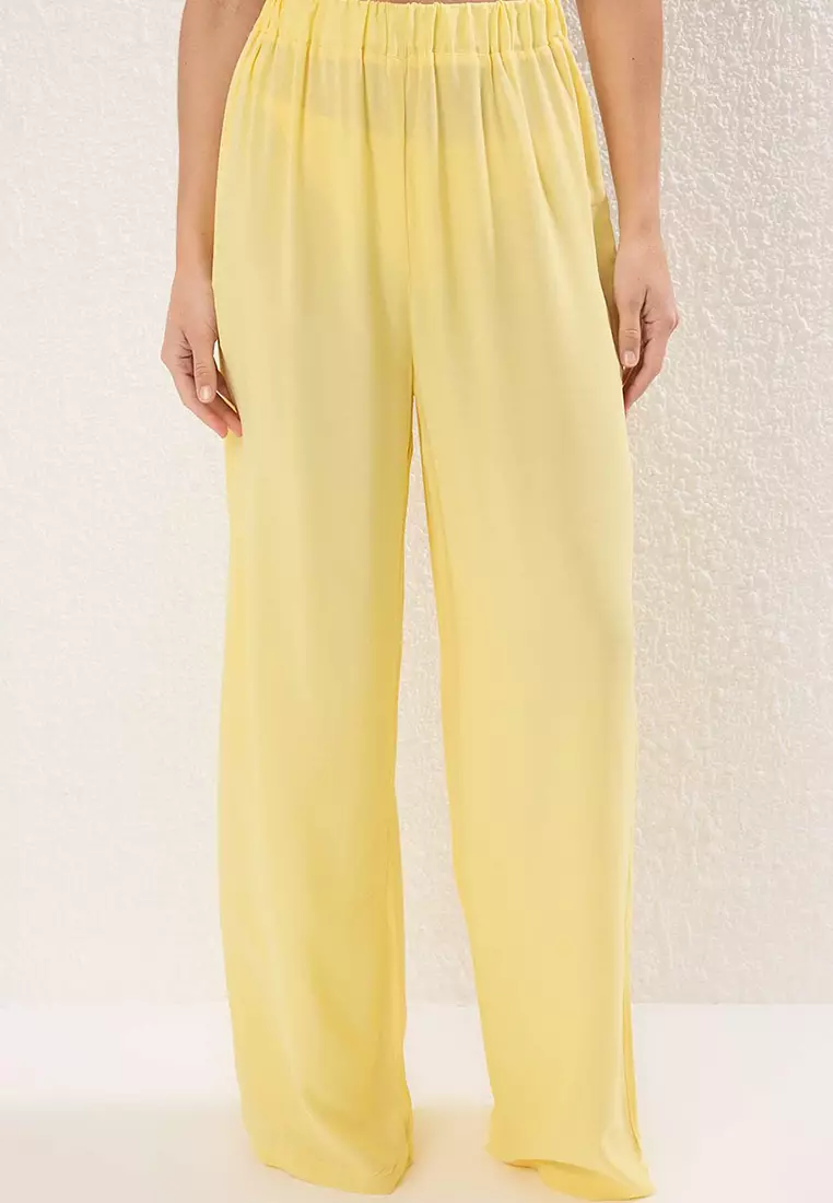 Yellow Bat Sleeve Shirt And Pantalon Beach Suit