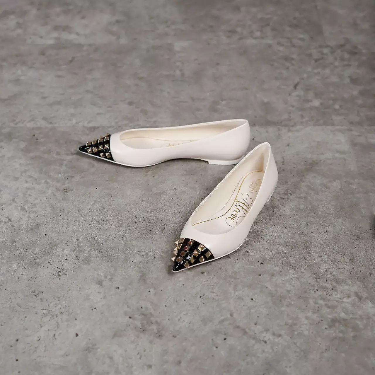 Jual Valentino Garavani Sepatu VALENTINO ROCKSTUD ALCOVE BLACK