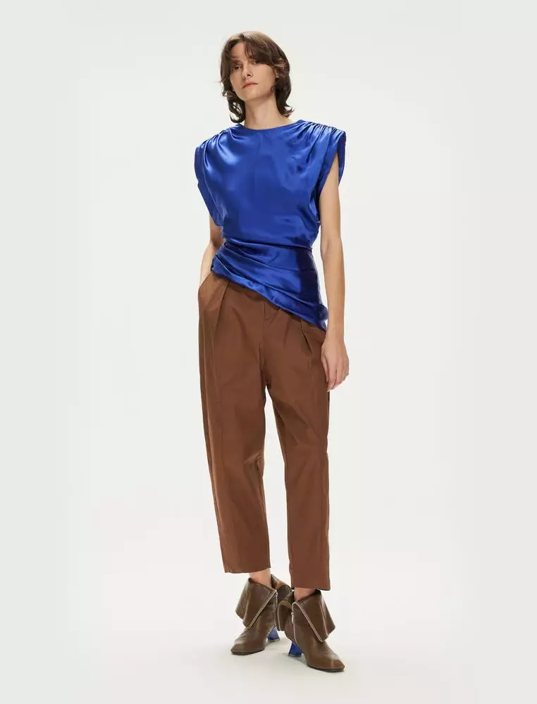 Sleeveless tops