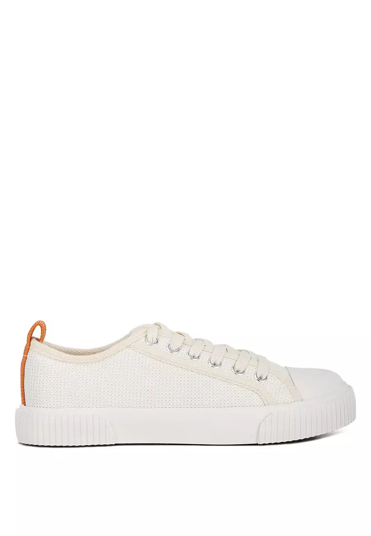 Chunky beige sneakers top