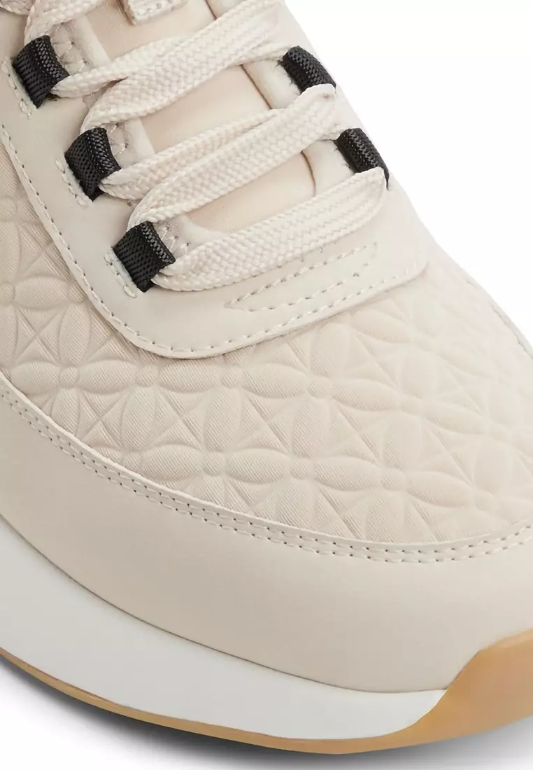 Quiltyn Sneakers